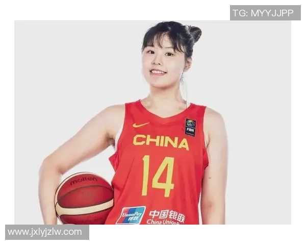 中国女篮核心中锋再度发威助力球队晋级展现强大实力与稳定表现 中国女篮核心中锋再度发威助力球队晋级展现强大实力与稳定表现