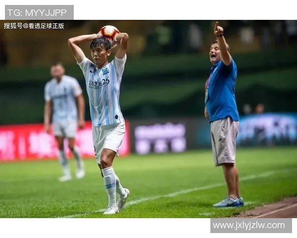 法国足球比赛精彩回顾与分析球员表现与战术策略的深度探讨 法国足球比赛精彩回顾与分析球员表现与战术策略的深度探讨